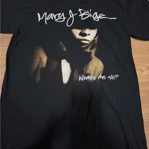 Mary J’s “What’s the 411” Black Graphic T-Shirt